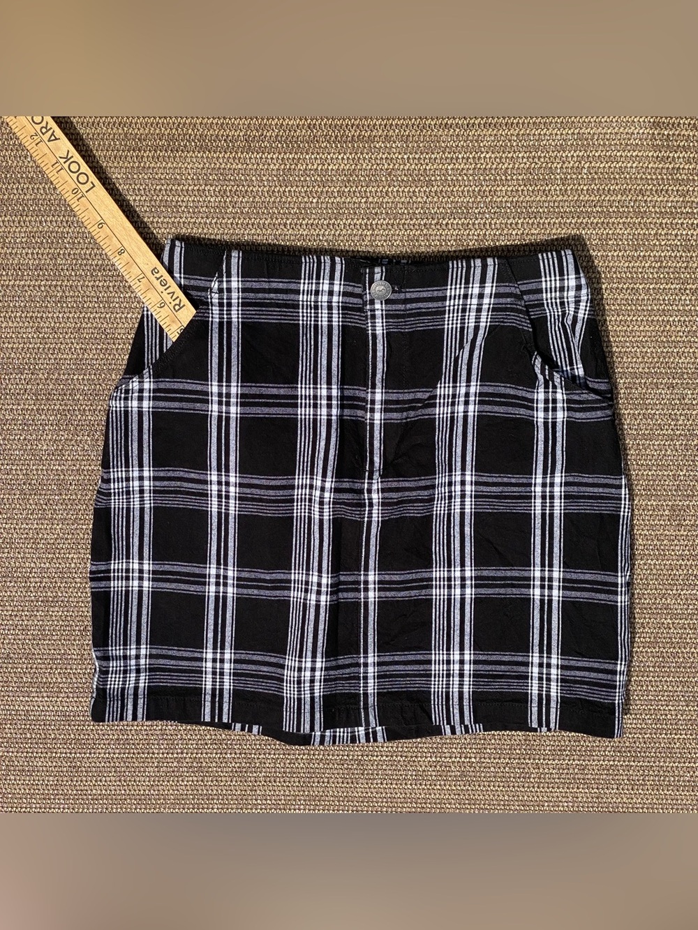 Hollister Black & White Plaid Ultra High-Rise Mini Skirt - Size S